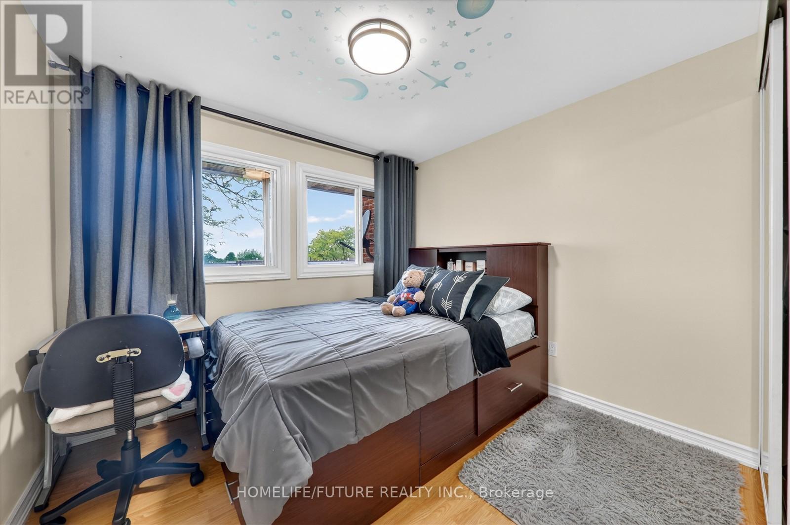 #70 38 JOHN CABOT WAY - 25
