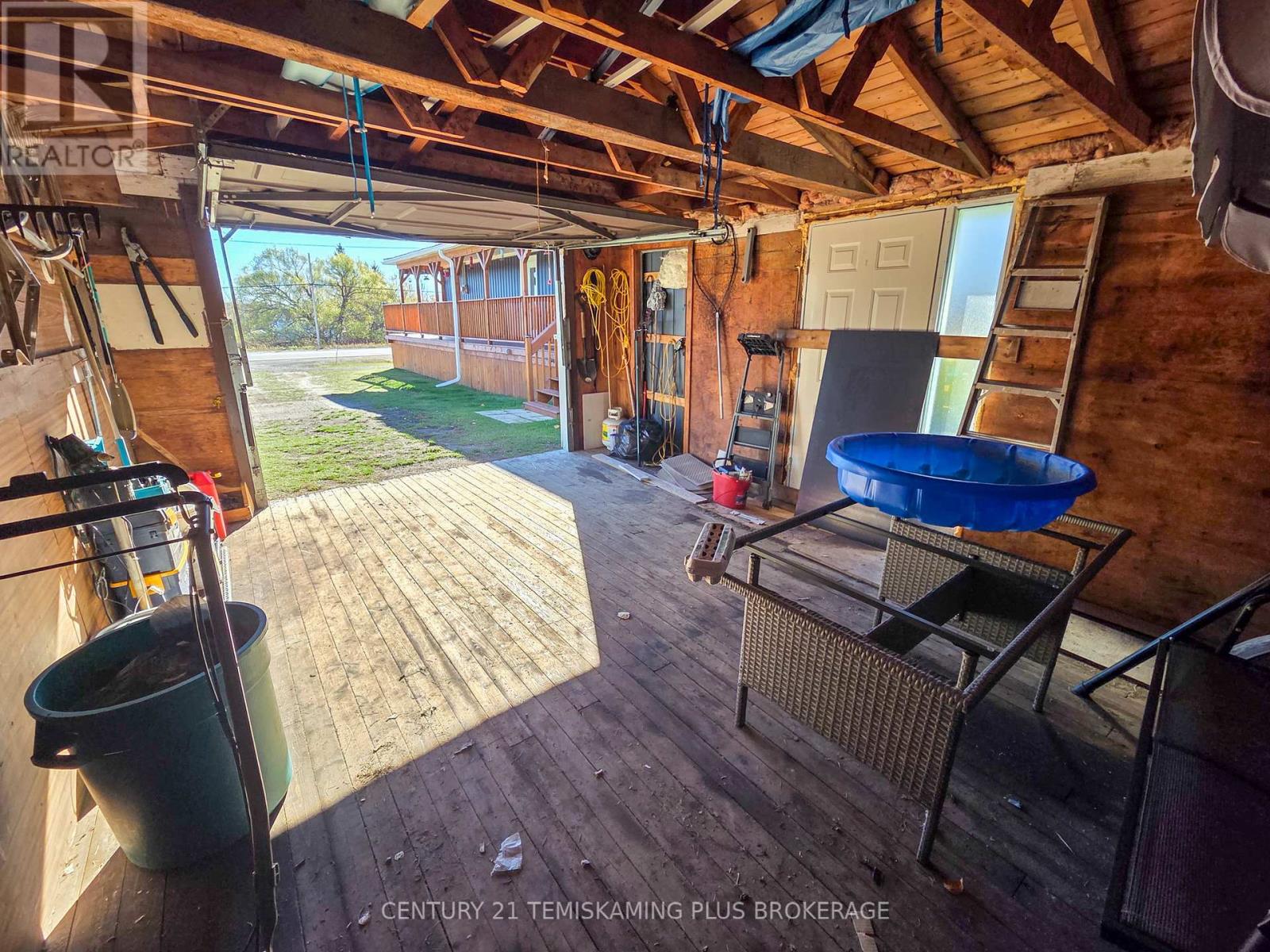 374886 11B HIGHWAY - 30