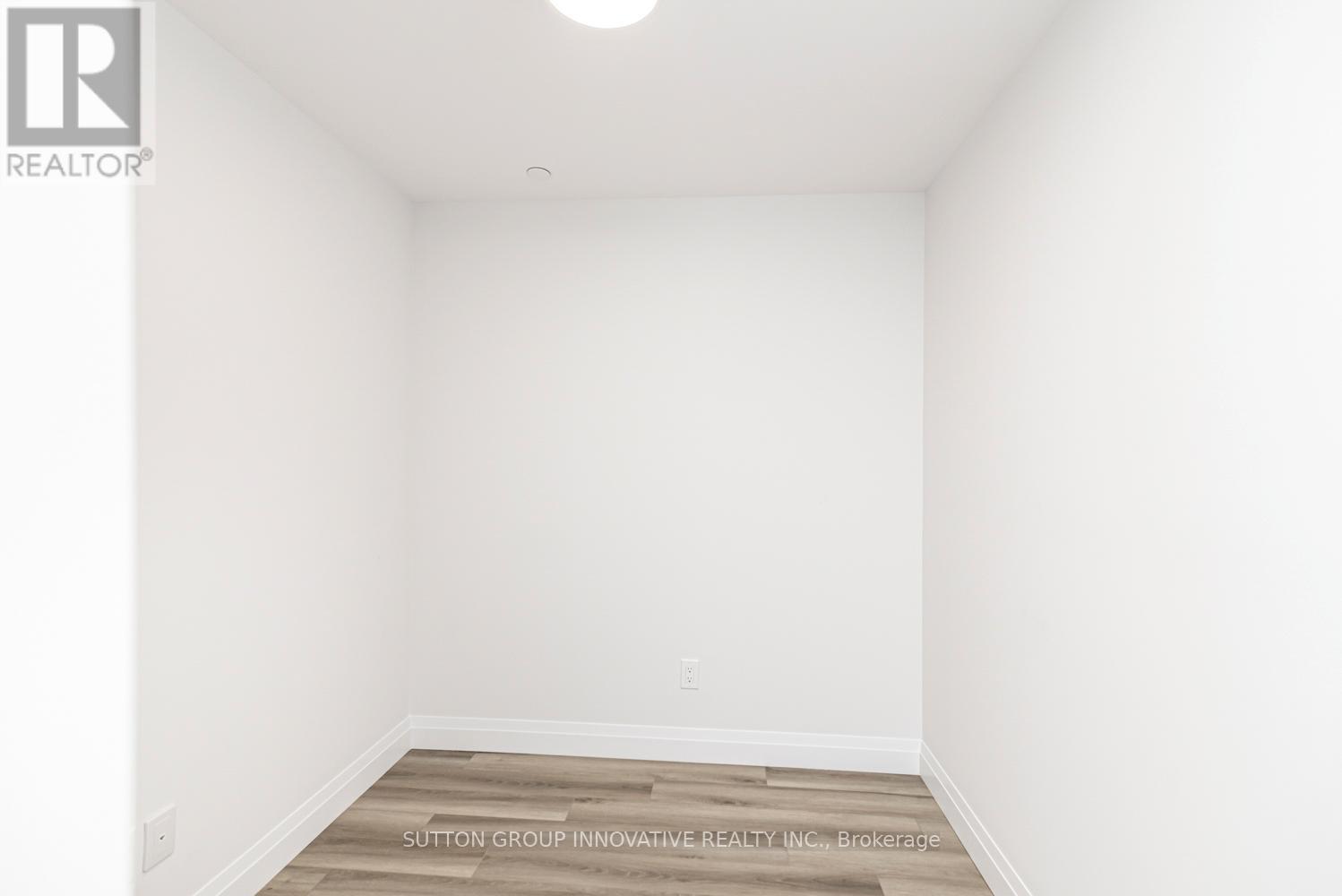 #105 153 WILSON STREET W - 24
