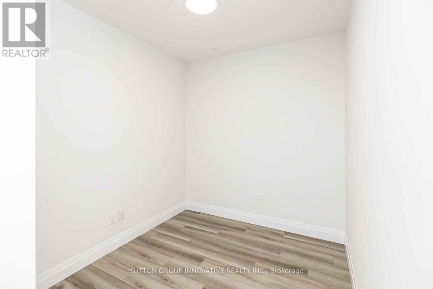 #105 153 WILSON STREET W - 27