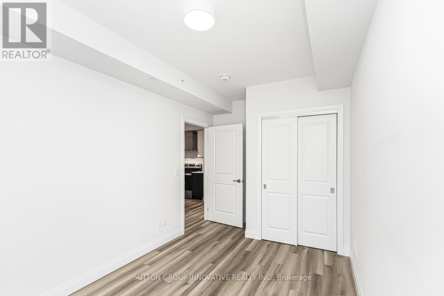 #105 153 WILSON STREET W - 32