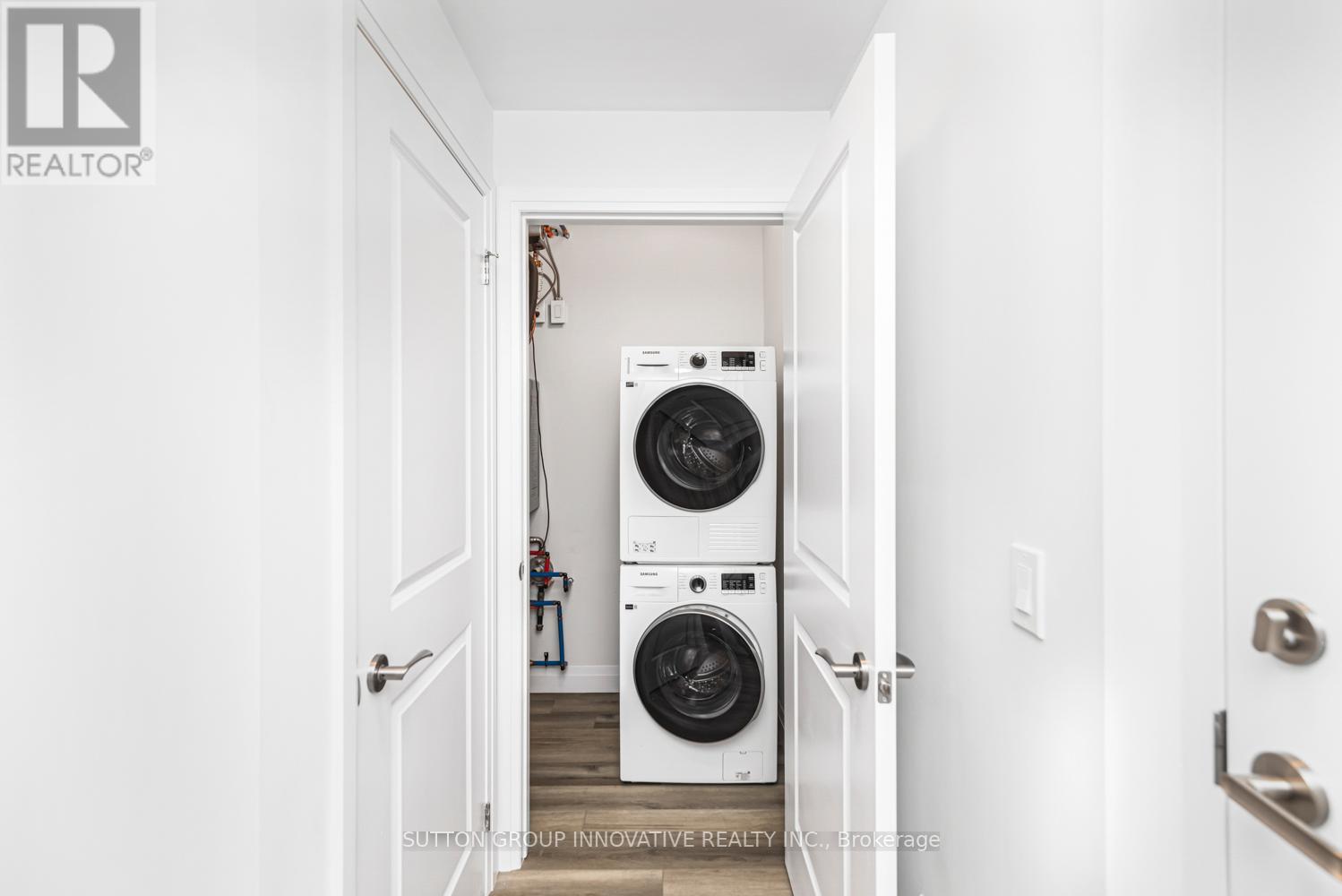 #105 153 WILSON STREET W - 37