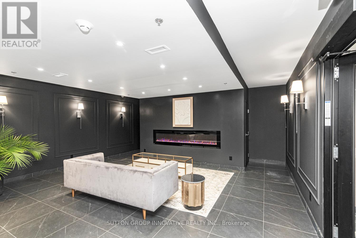 #105 153 WILSON STREET W - 6