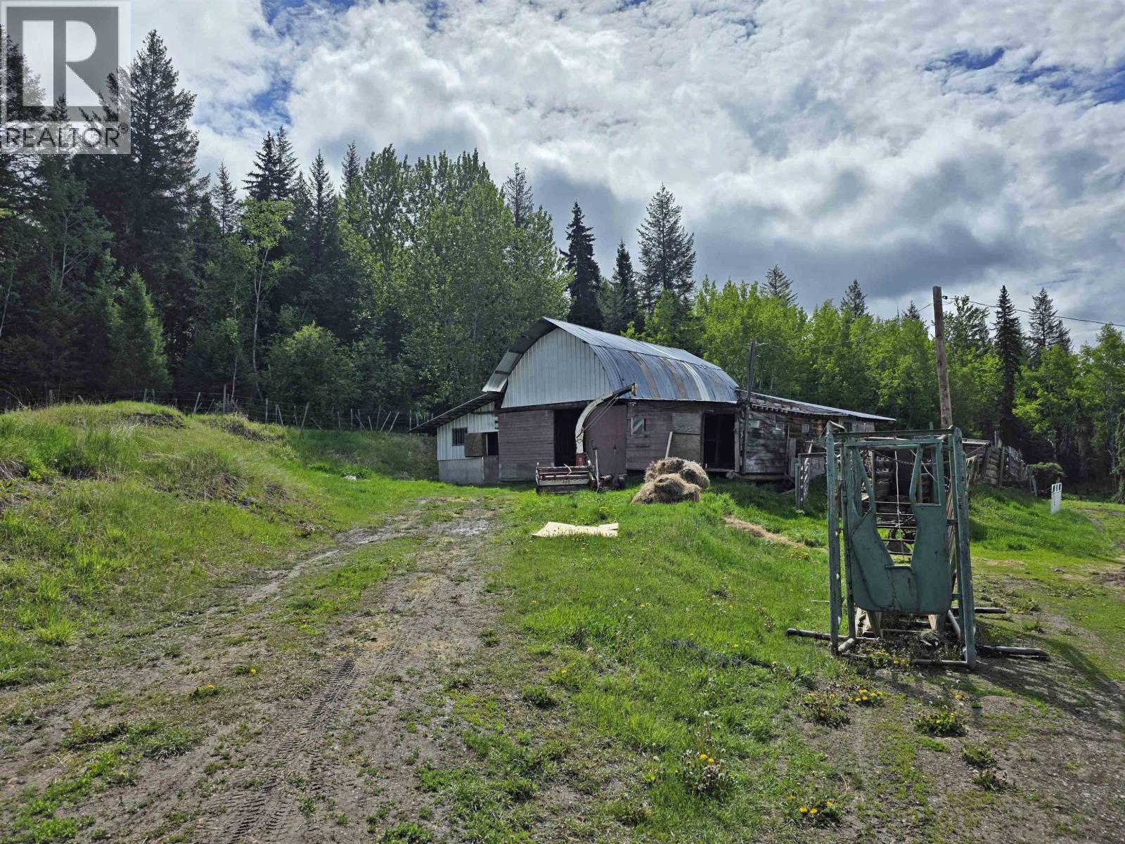 2303 PINNACLES ROAD - 28