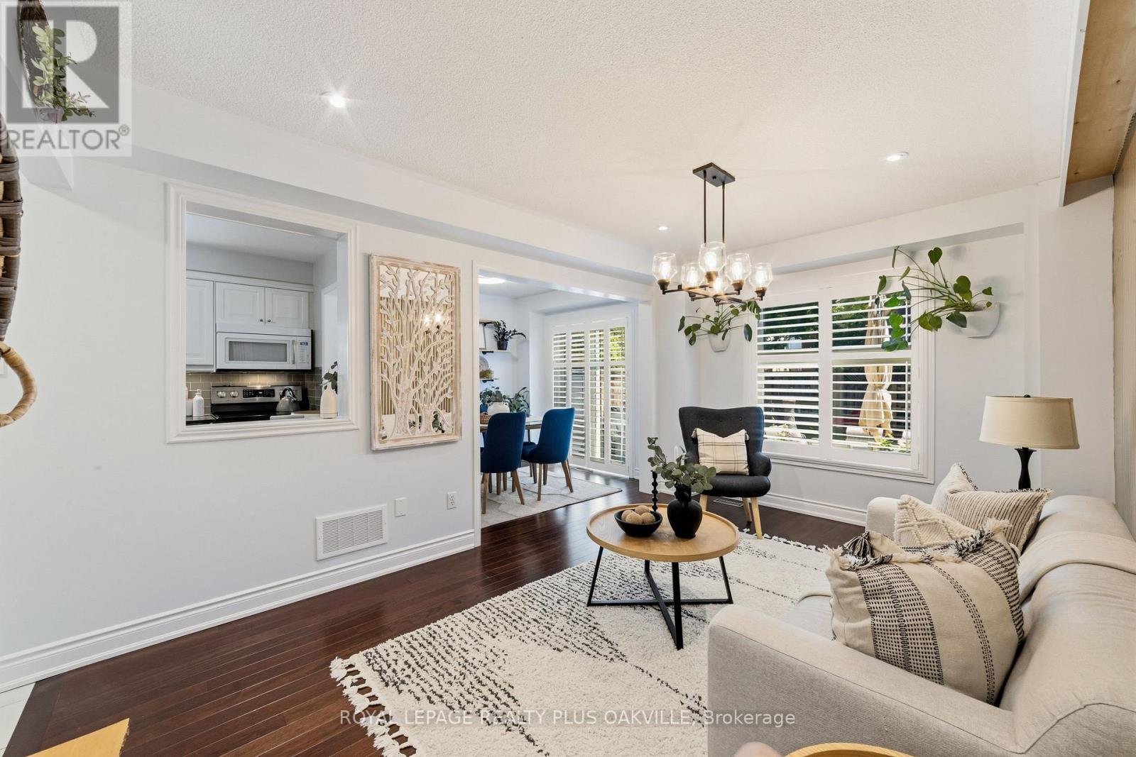 82 FELLOWES CRESCENT - 10