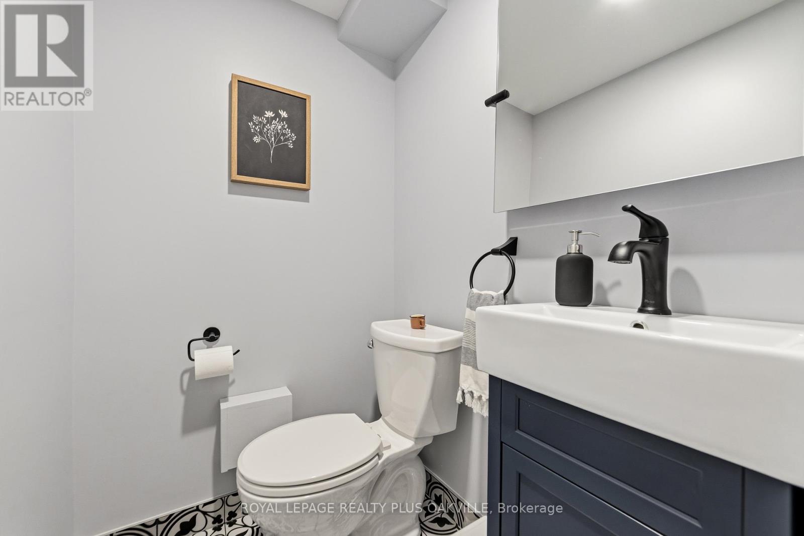 82 FELLOWES CRESCENT - 29