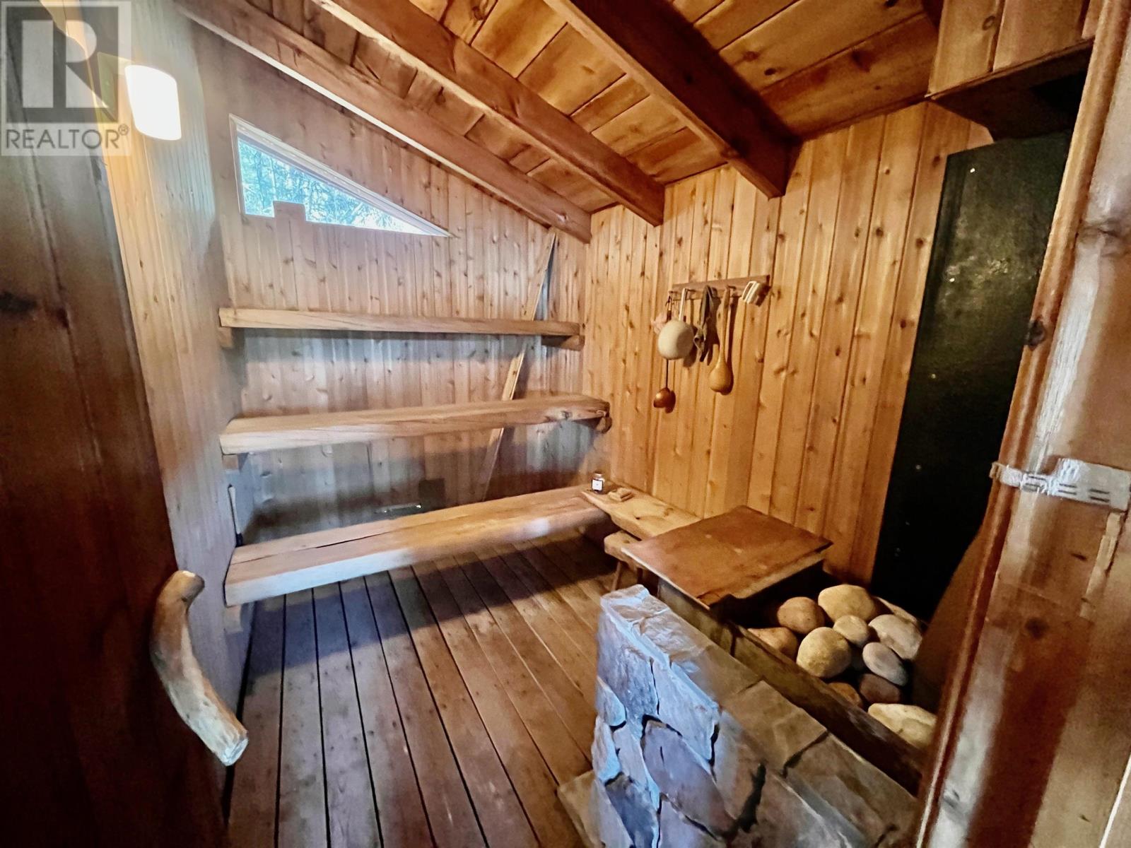 377 CRAWFORD DR - 29