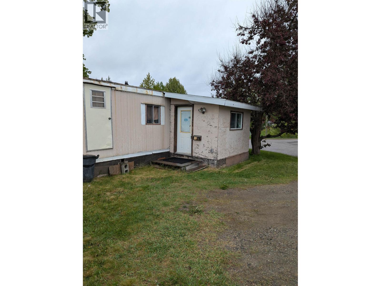 Front exterior of 35 3730 LANSDOWNE CRESCENT · Prince George, BC
