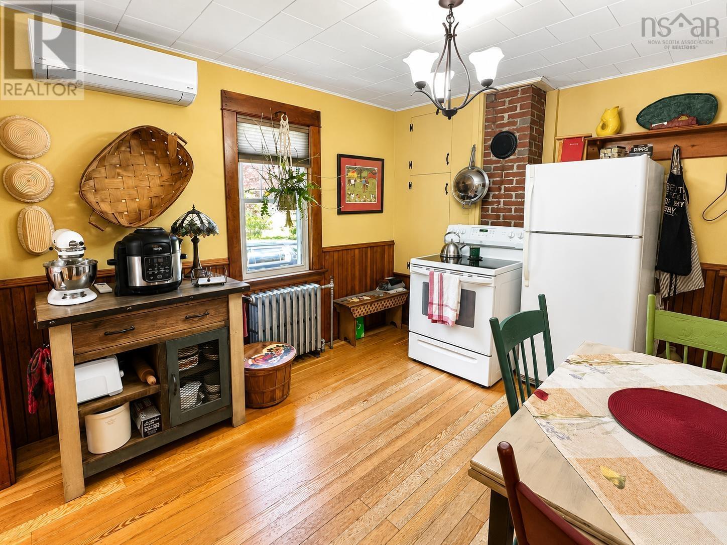 Property 8 of 24 of 301 Waterloo Street