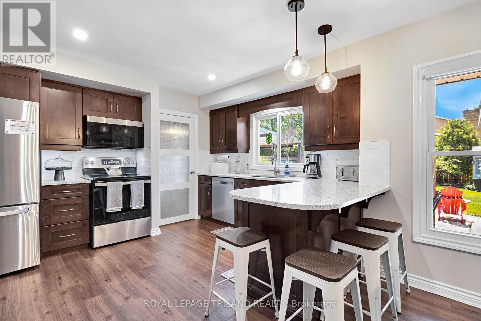 445 RIDOUT STREET S - 12