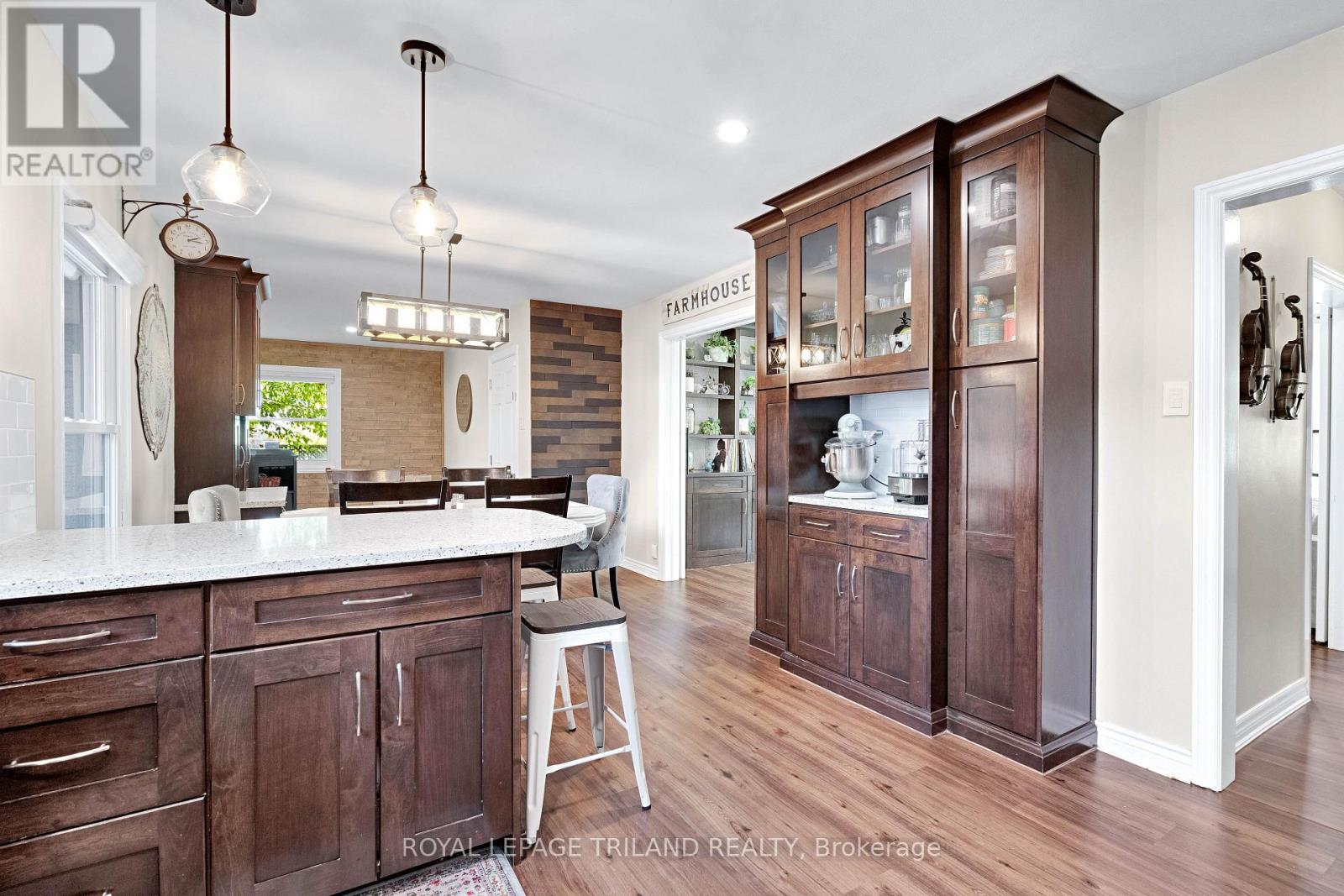 445 RIDOUT STREET S - 16
