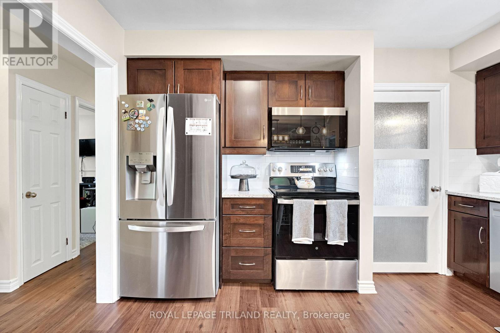 445 RIDOUT STREET S - 17