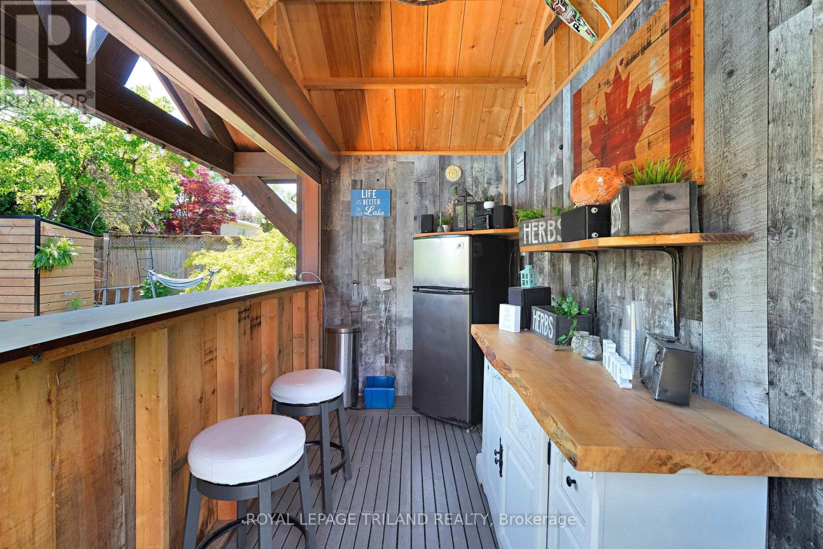 445 RIDOUT STREET S - 40