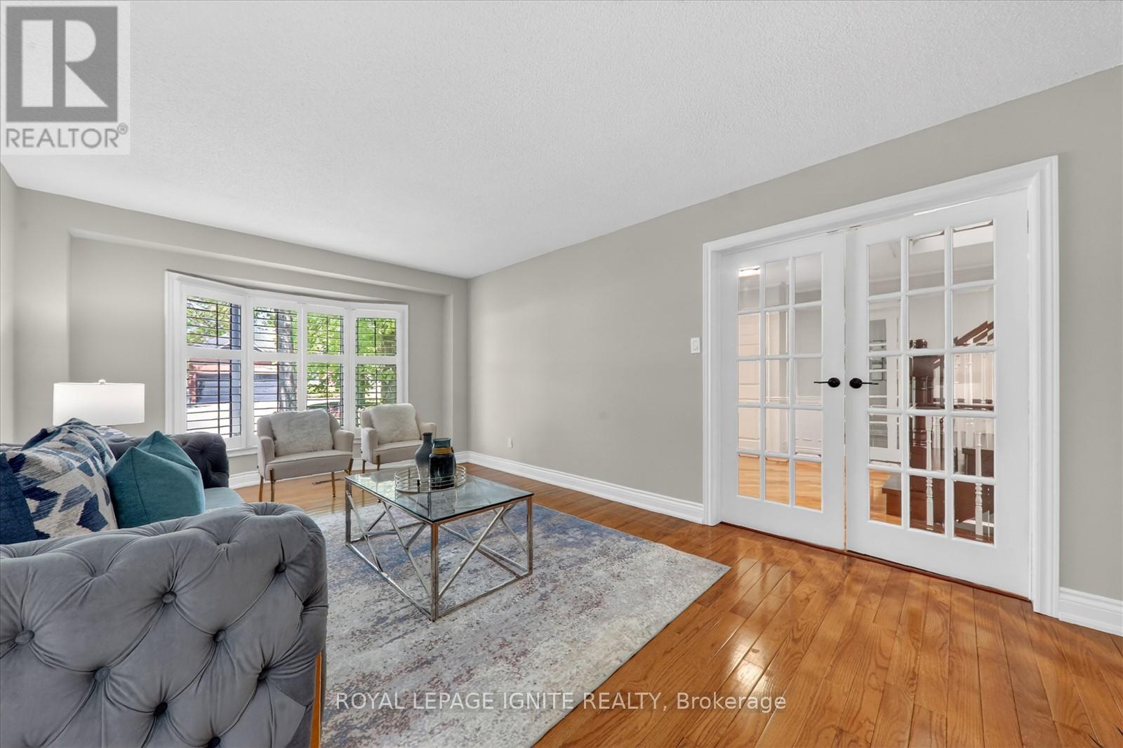 885 BAYLAWN DRIVE - 18