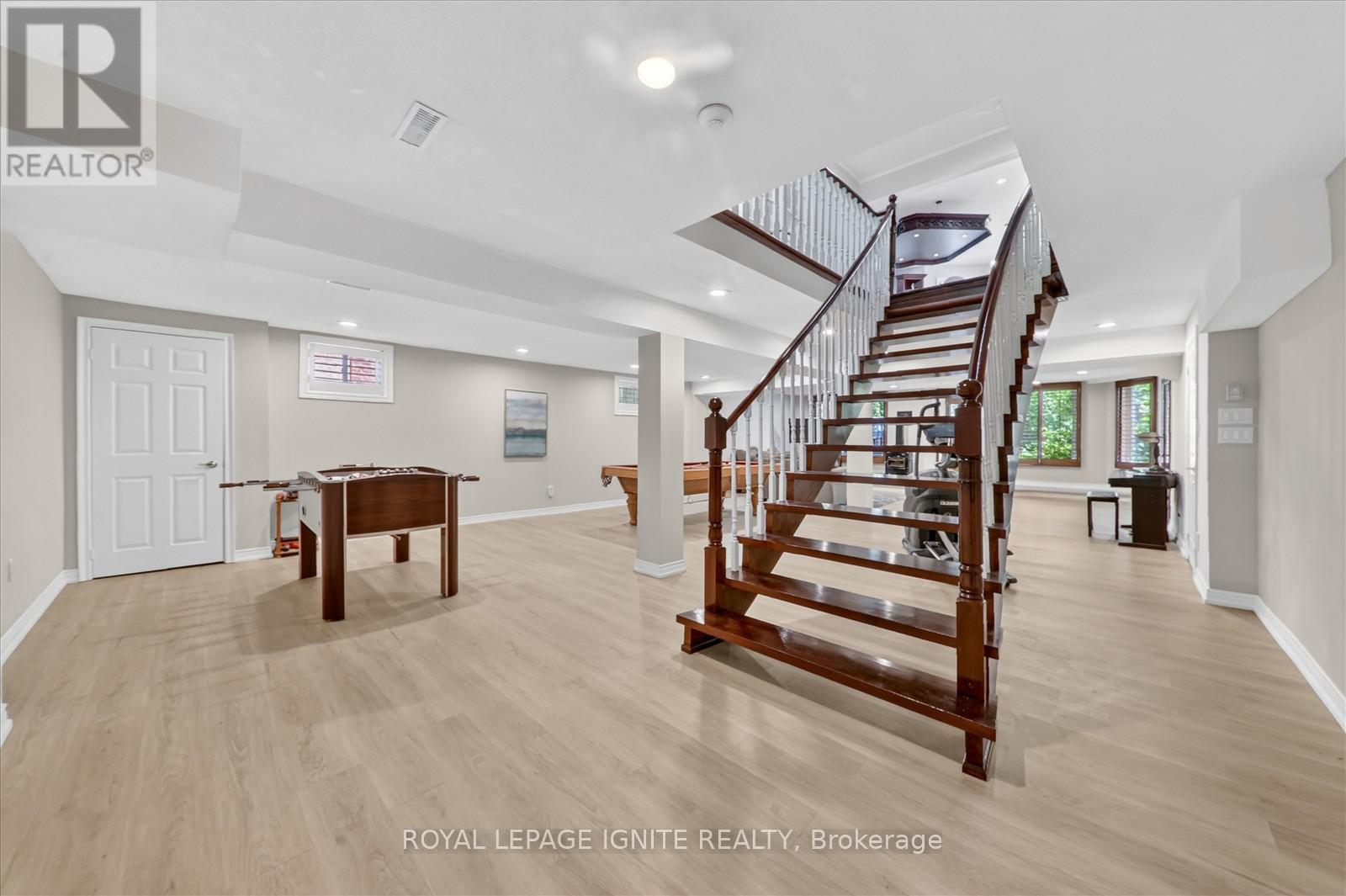 885 BAYLAWN DRIVE - 40