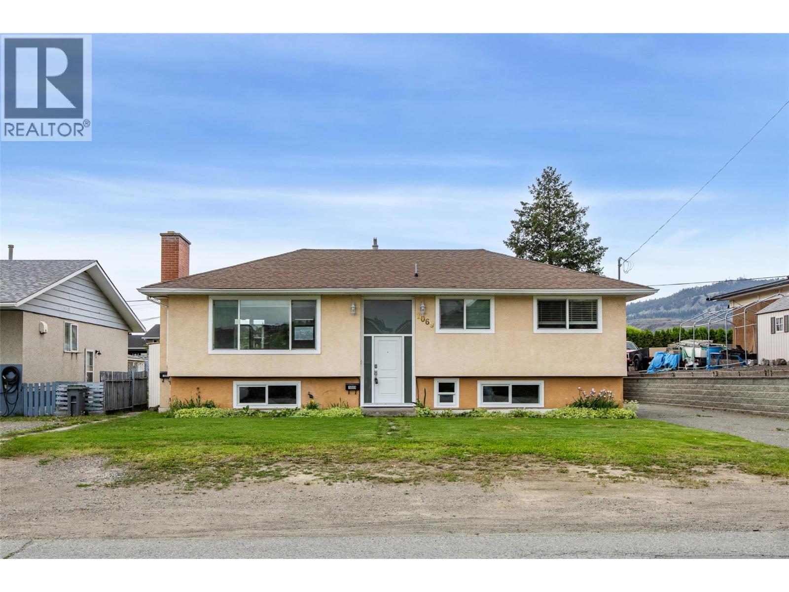 1069 Lethbridge Avenue - 1