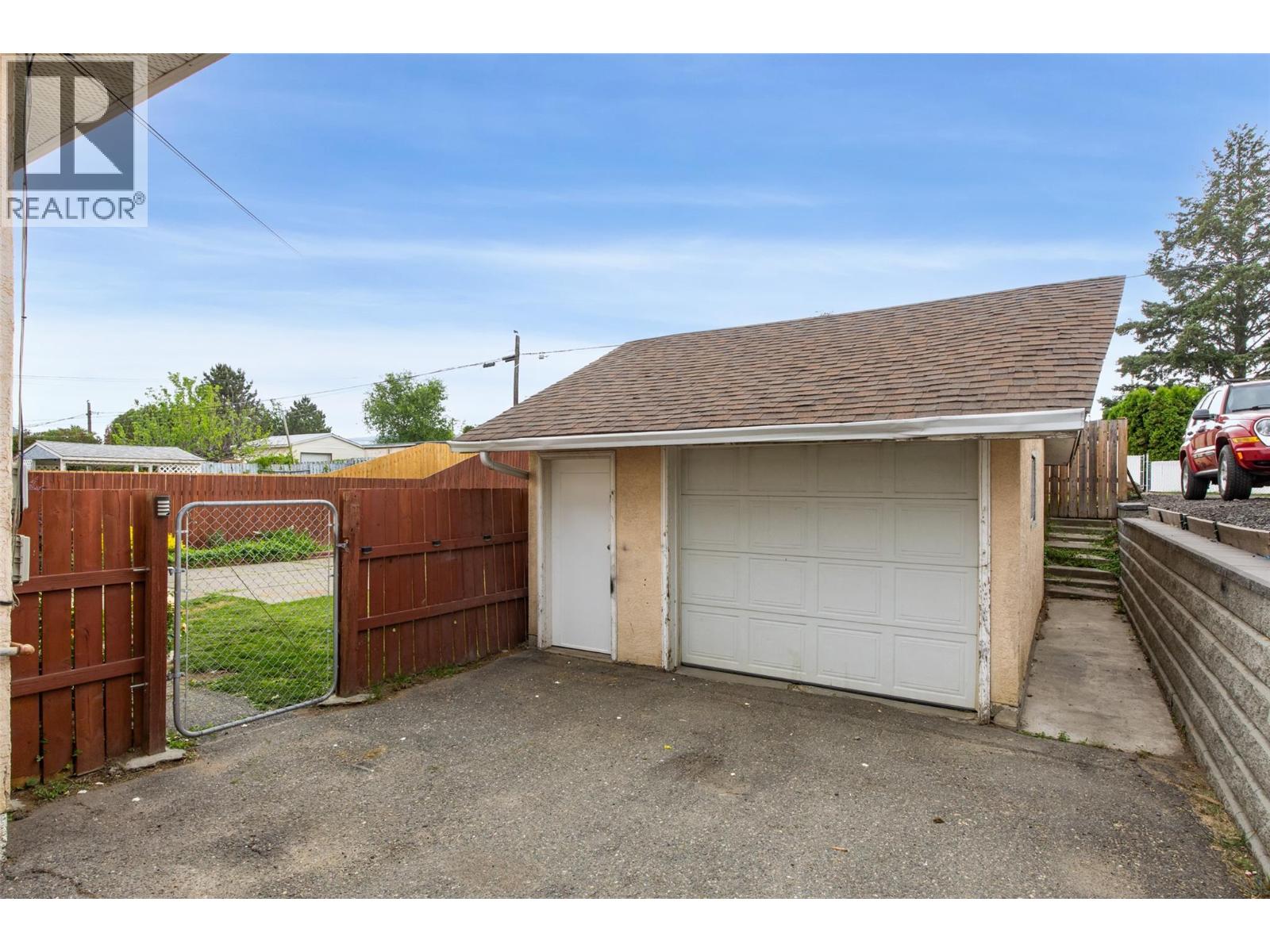 1069 Lethbridge Avenue - 22