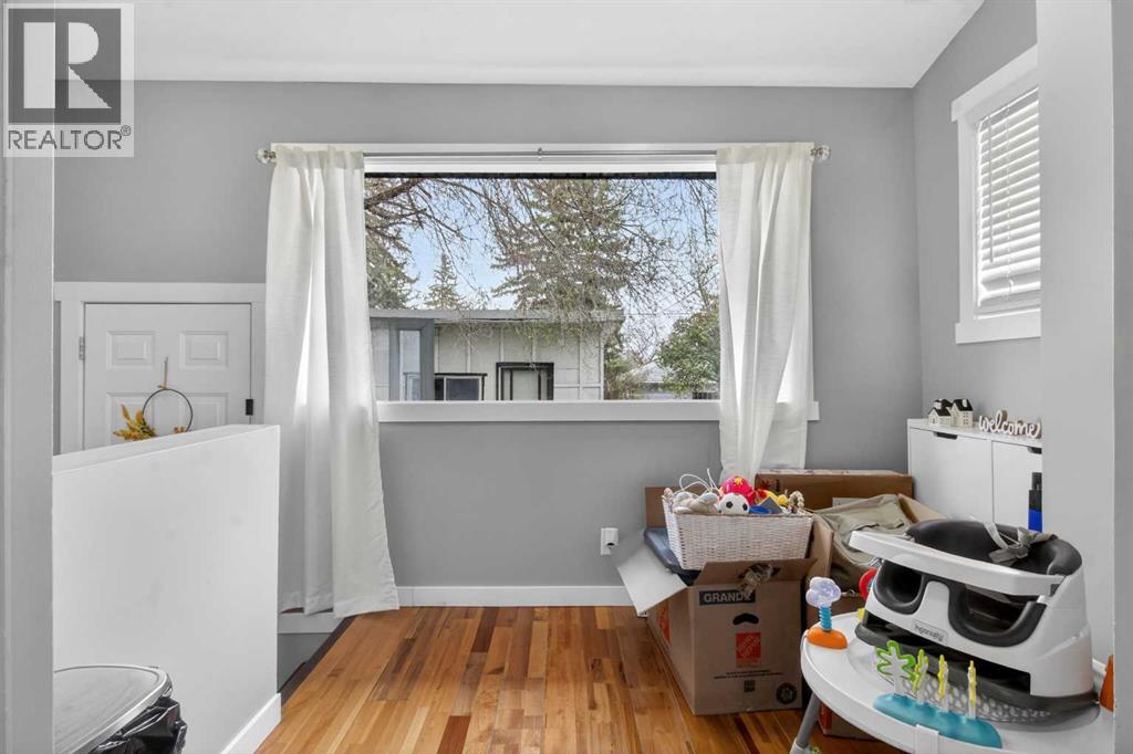 2414 27 Street SE - 23