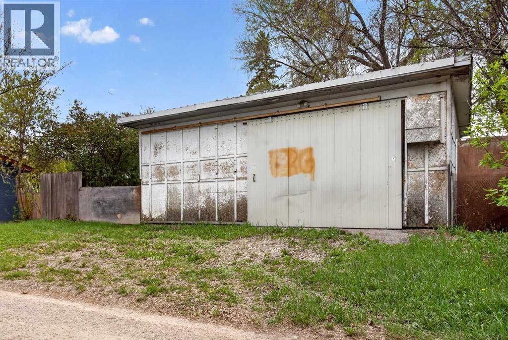 2414 27 Street SE - 31