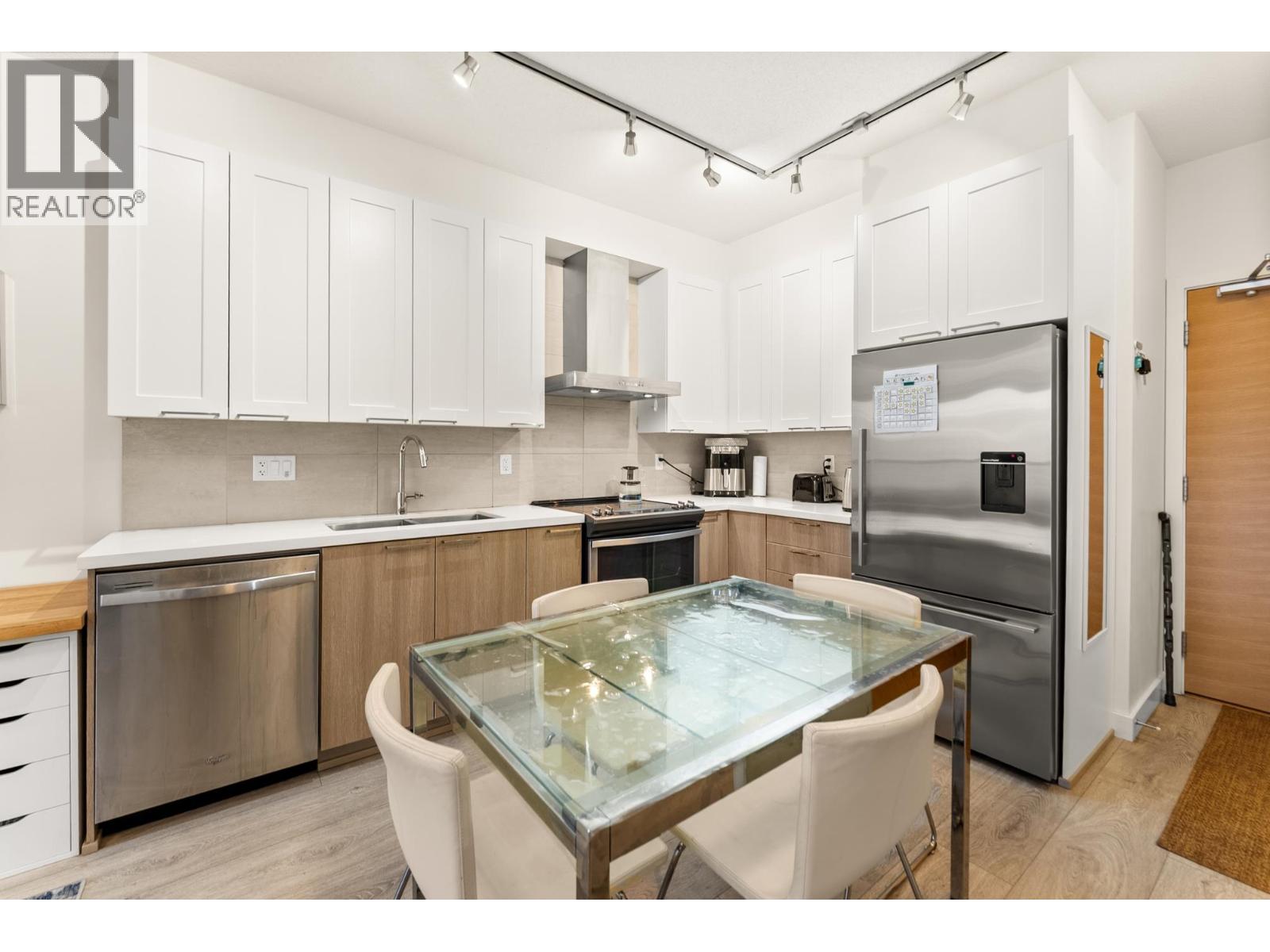 317 611 REGAN Avenue - photo 2