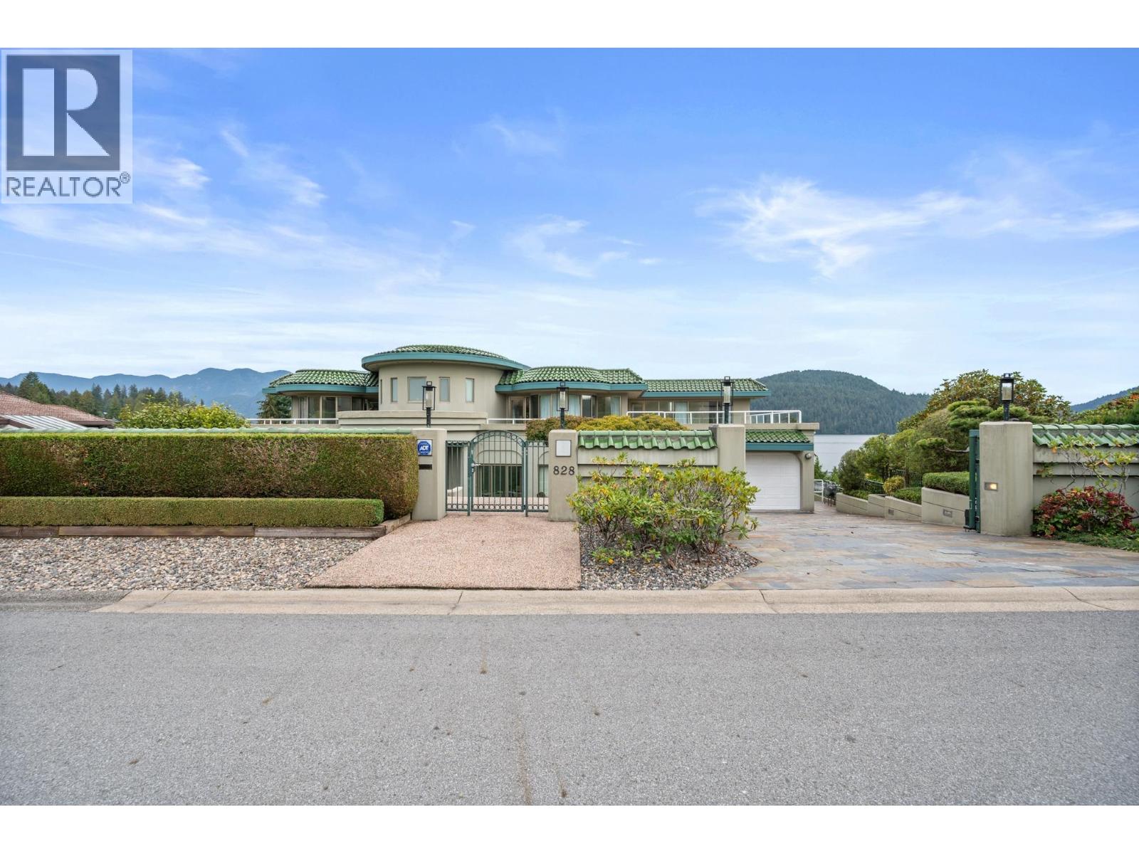 9 Bed, 12 Bath House for Sale in North Vancouver – 828 BEACHVIEW DRIVE, North Vancouver - Image 5