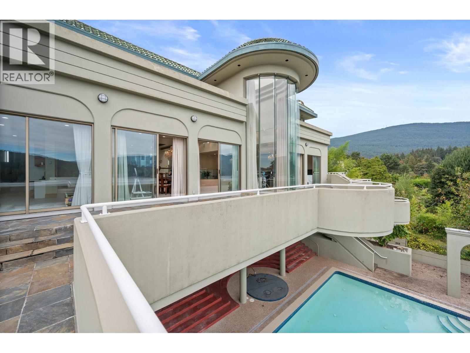 9 Bed, 12 Bath House for Sale in North Vancouver – 828 BEACHVIEW DRIVE, North Vancouver - Image 22
