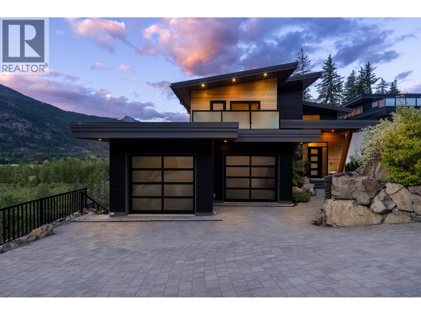 1305 EAGLE Drive - main photo