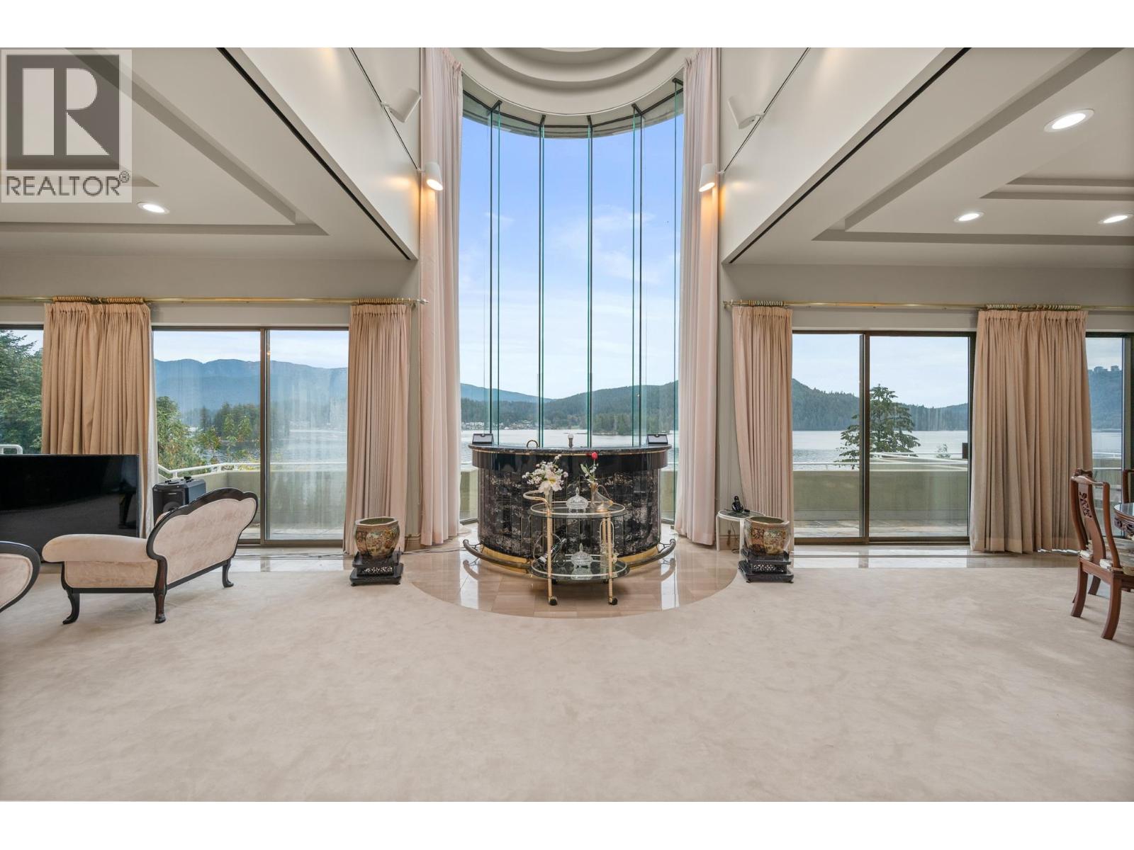 9 Bed, 12 Bath House for Sale in North Vancouver – 828 BEACHVIEW DRIVE, North Vancouver - Image 9