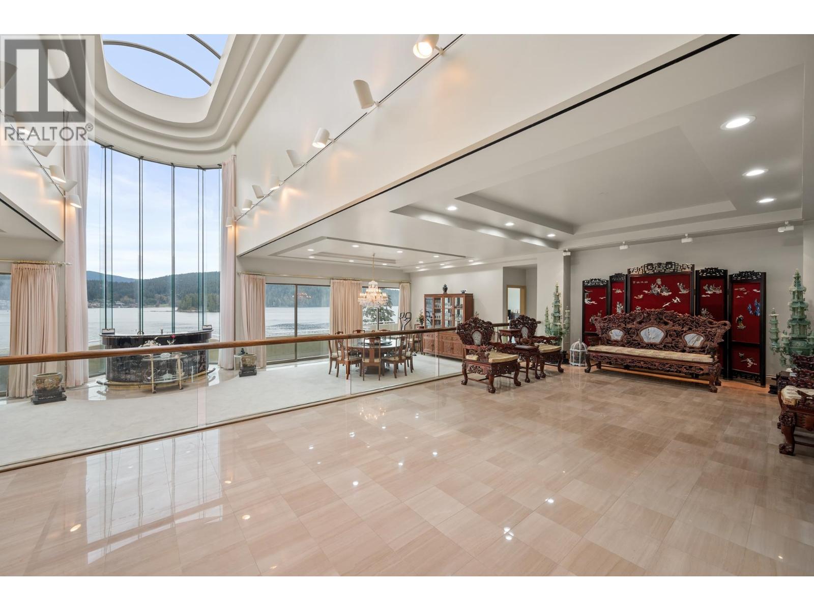 9 Bed, 12 Bath House for Sale in North Vancouver – 828 BEACHVIEW DRIVE, North Vancouver - Image 10