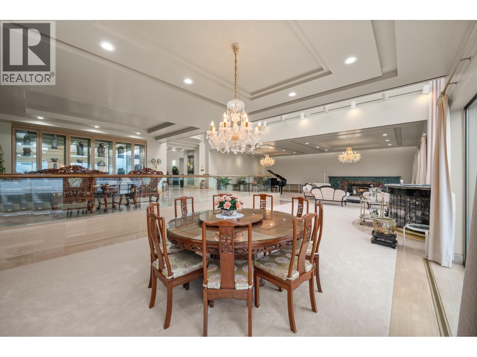 9 Bed, 12 Bath House for Sale in North Vancouver – 828 BEACHVIEW DRIVE, North Vancouver - Image 36