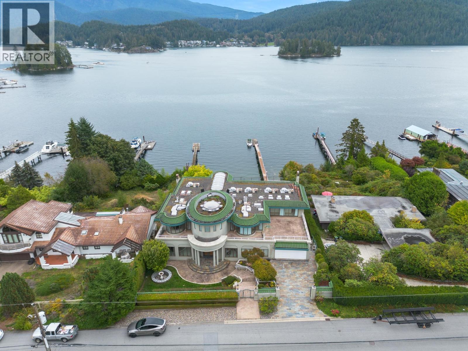 9 Bed, 12 Bath House for Sale in North Vancouver – 828 BEACHVIEW DRIVE, North Vancouver - Image 38