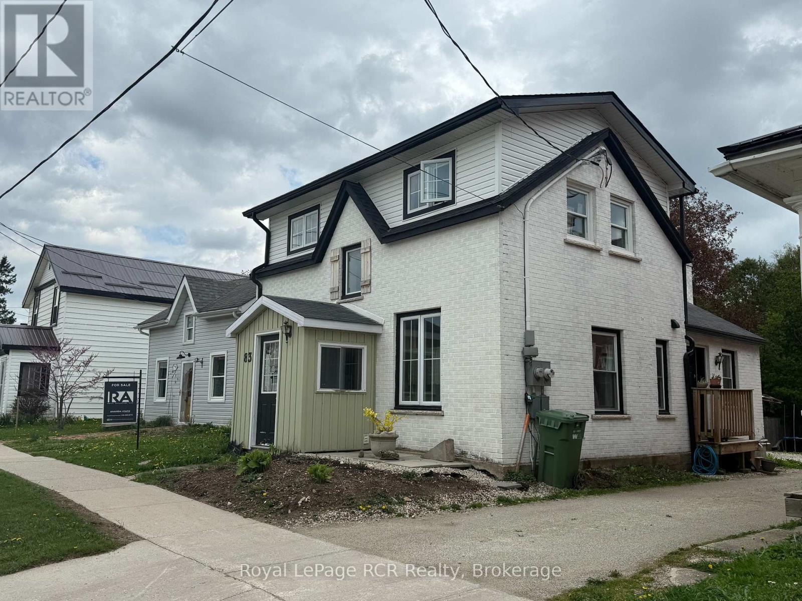 83 MAIN STREET W - 3