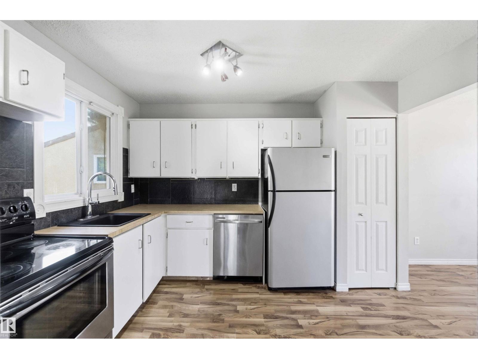 10828 173 AV NW - 19