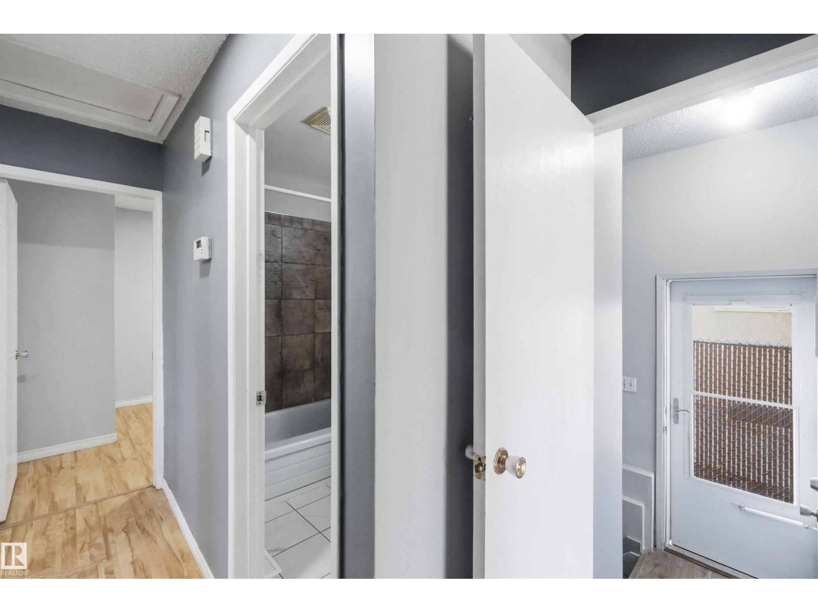 10828 173 AV NW - 33