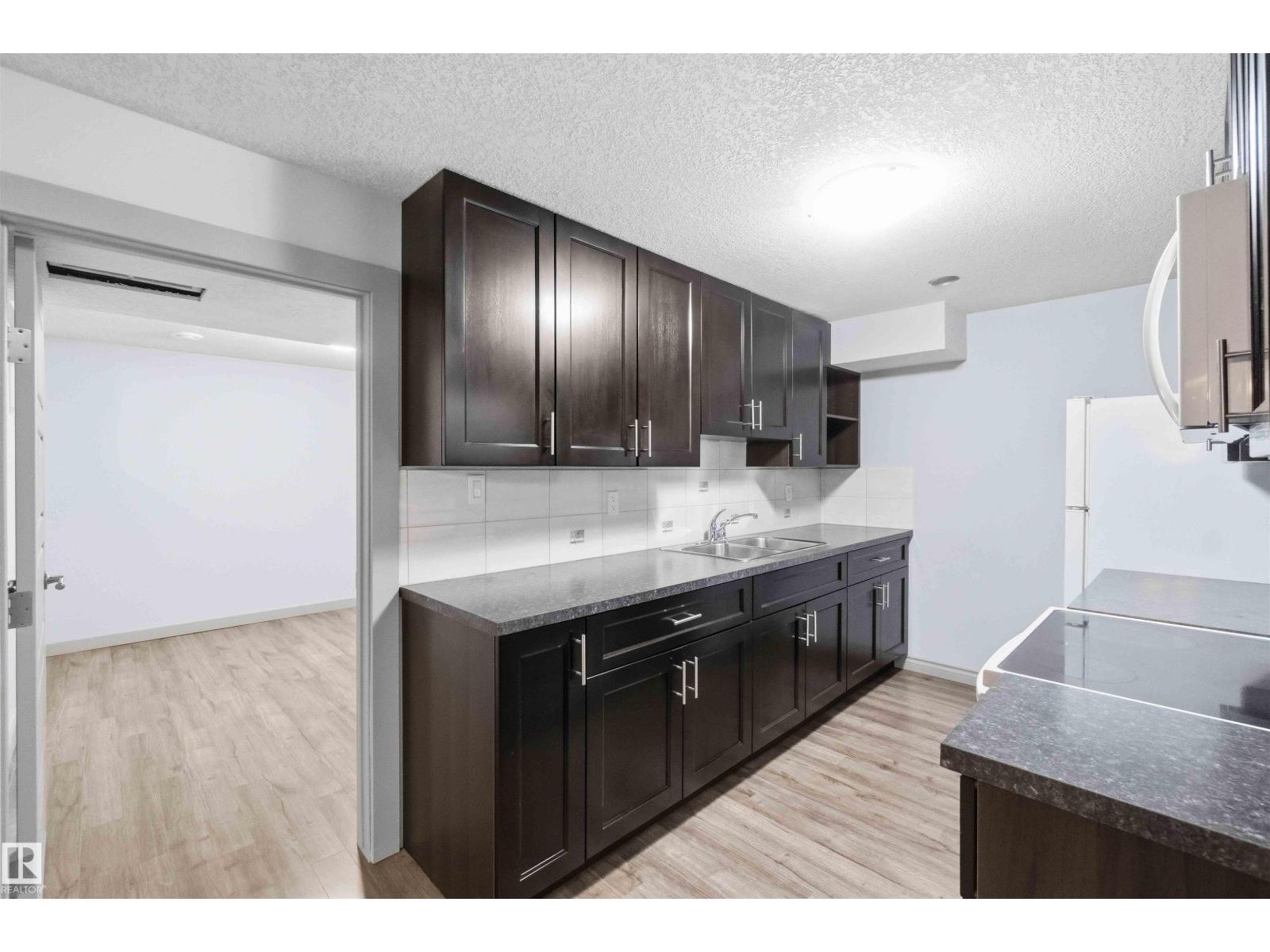 10828 173 AV NW - 46