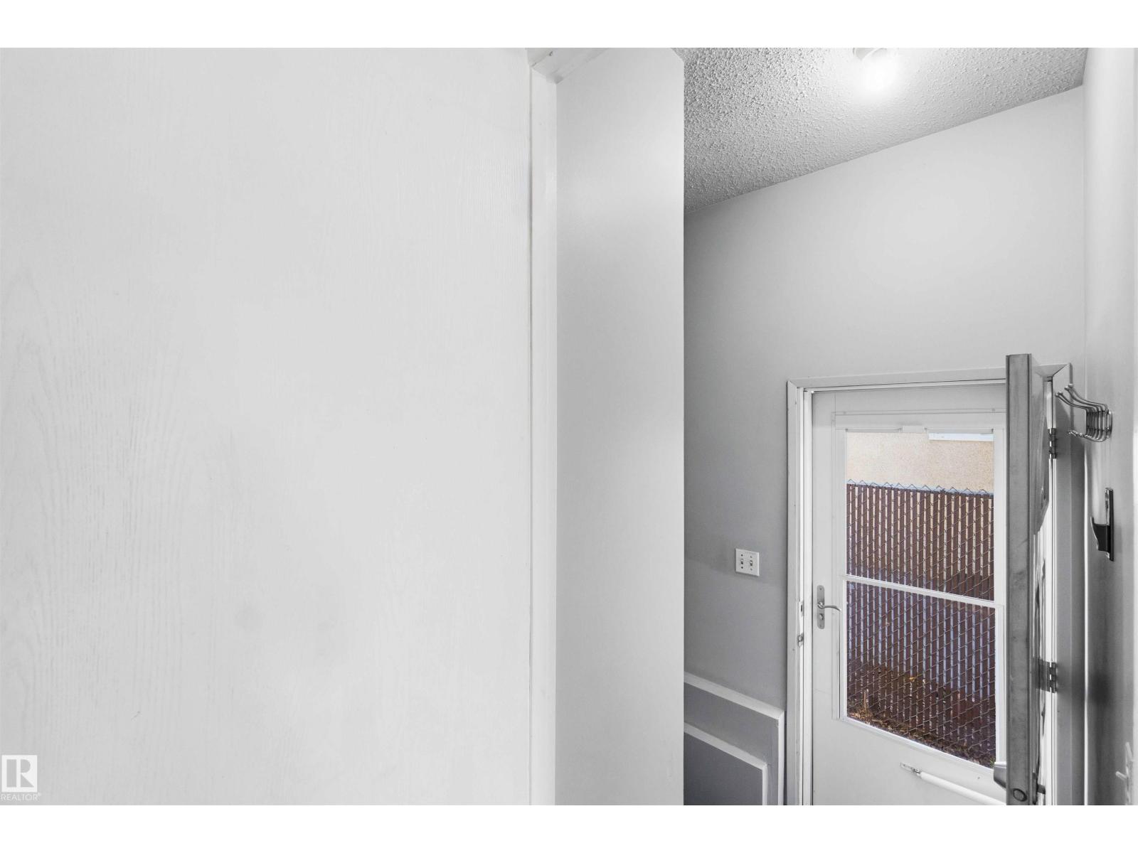 10828 173 AV NW - 56