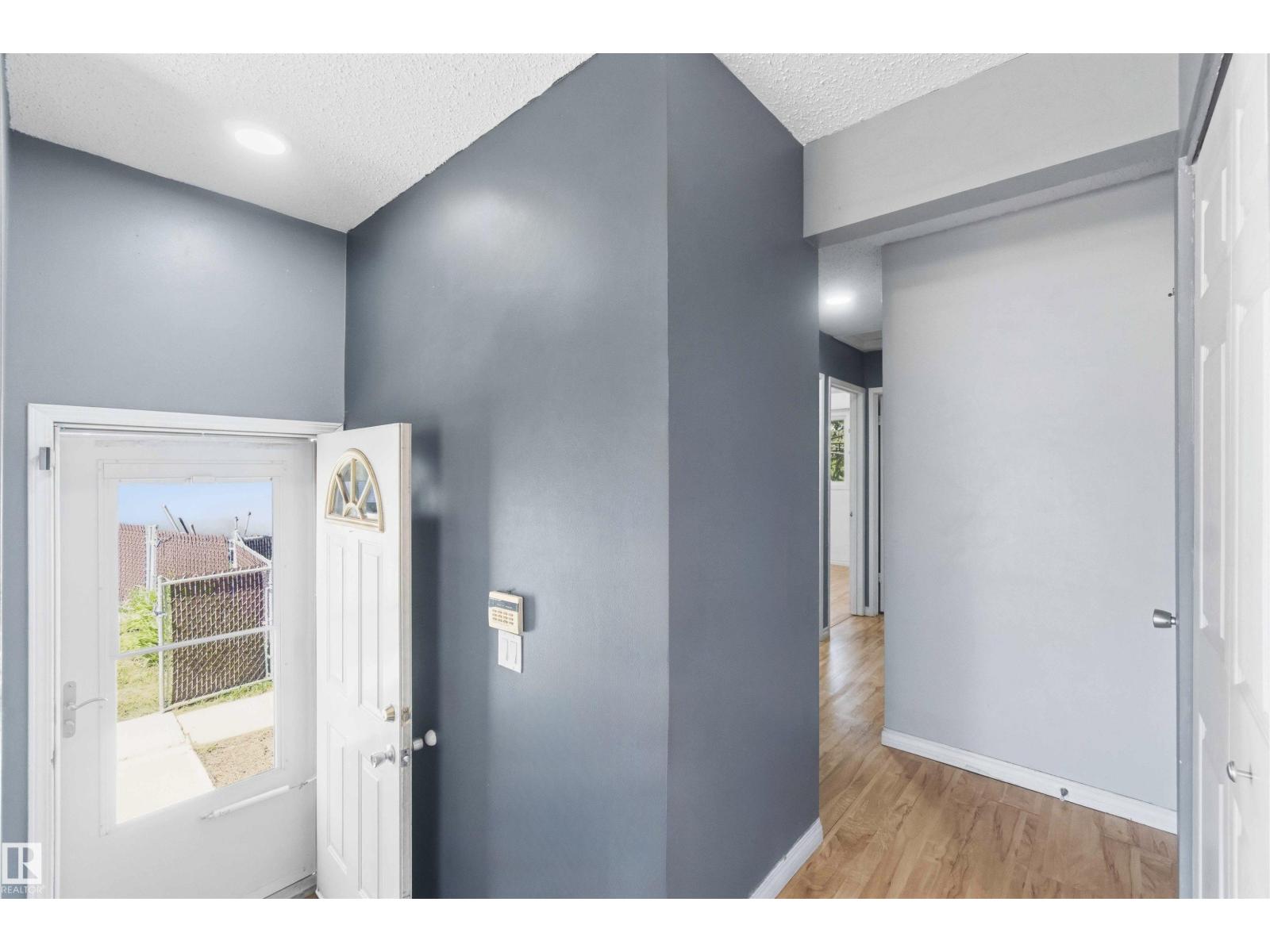 10828 173 AV NW - 6