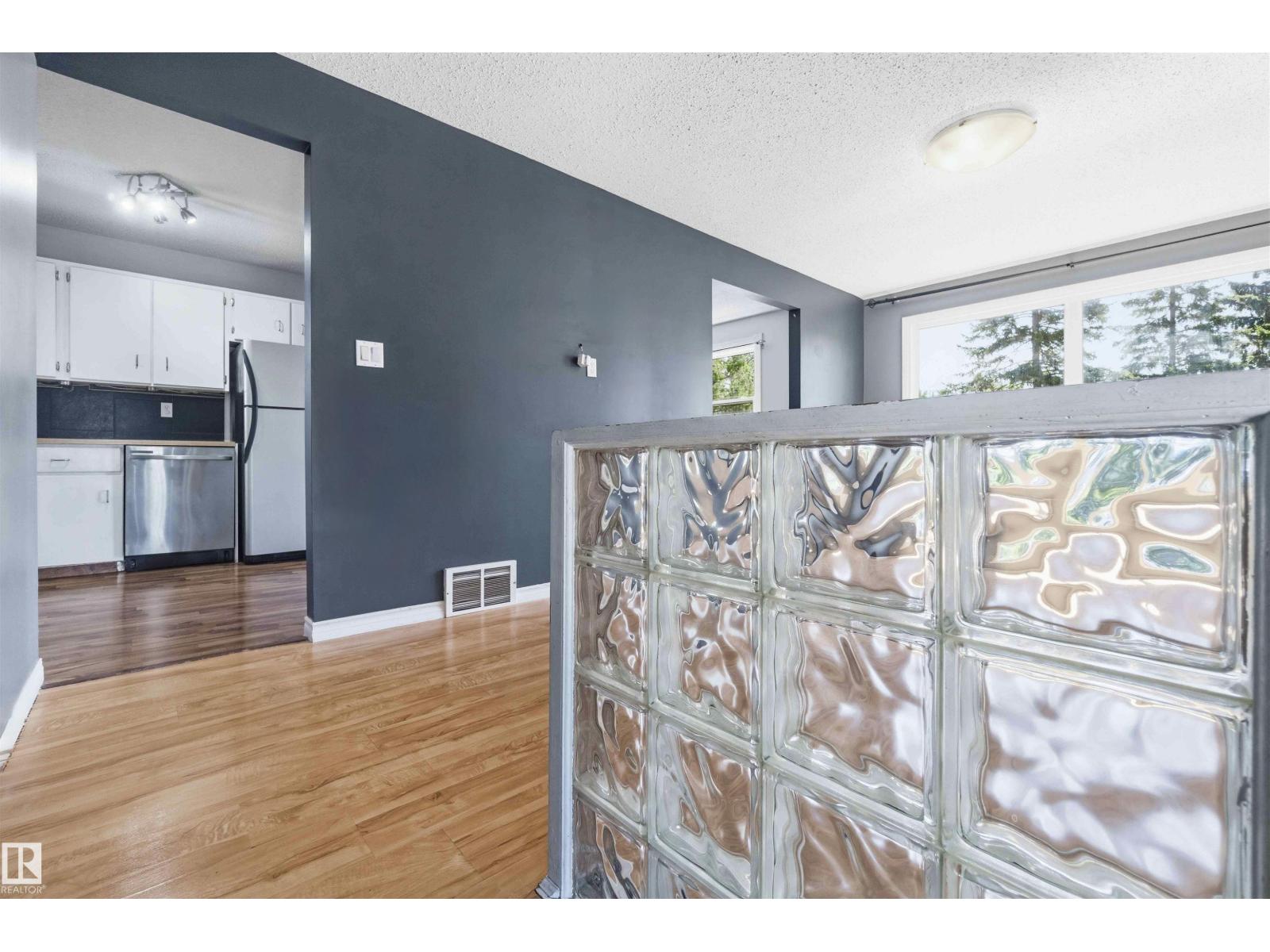 10828 173 AV NW - 7