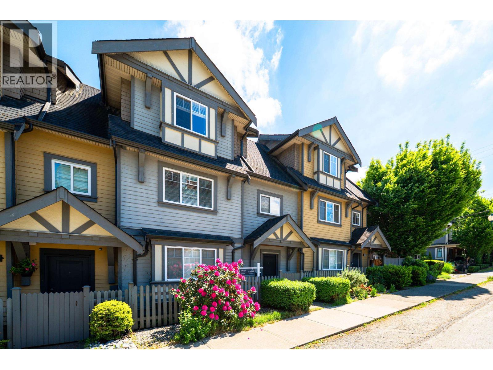 2412 ST. CATHERINES Street - photo 2