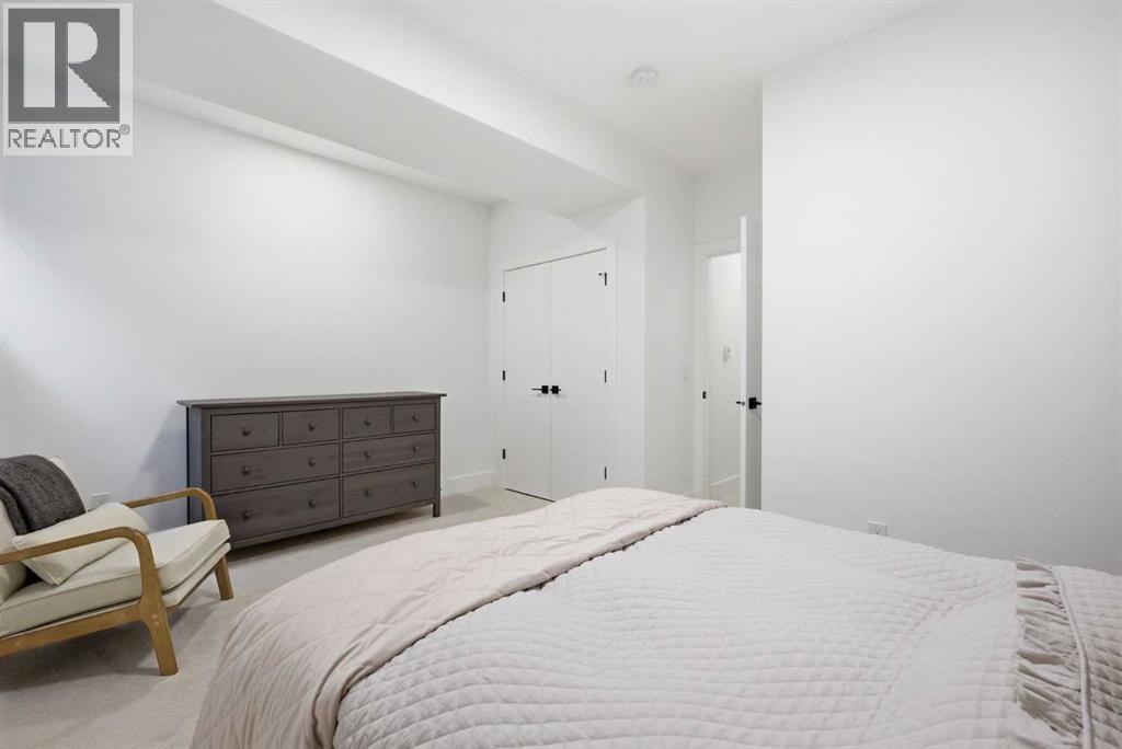 2025 26 Street SW - 43