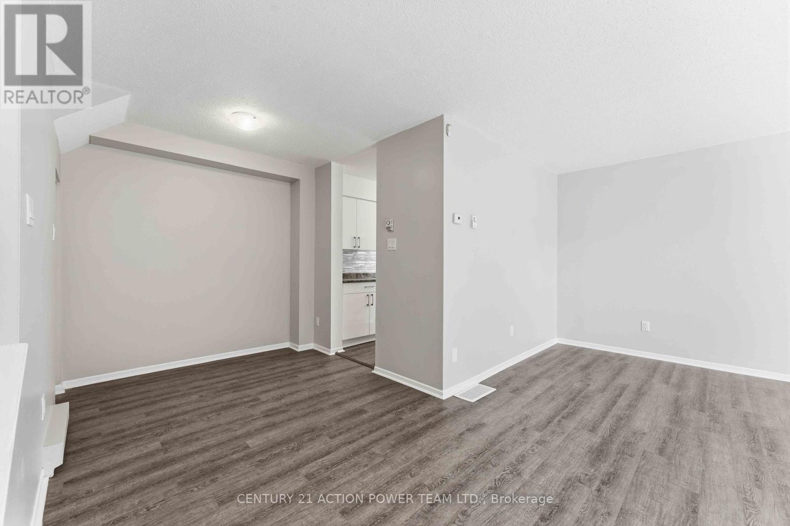 L-shaped living and dinin