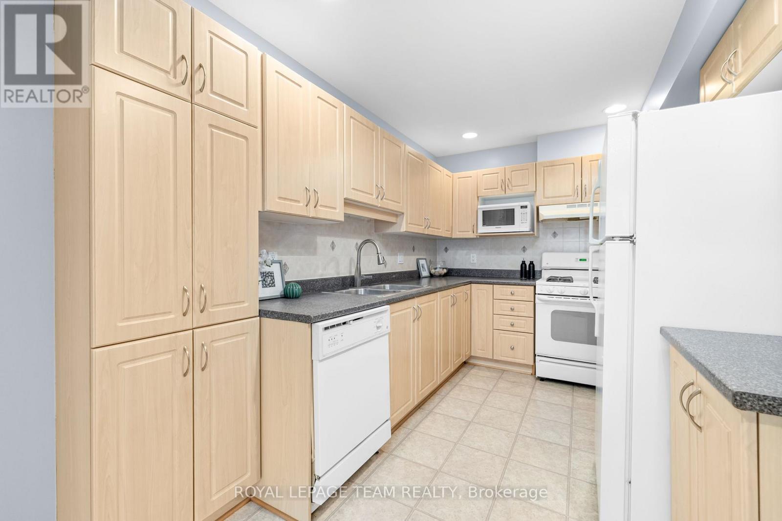 189 GRAY CRESCENT - 15