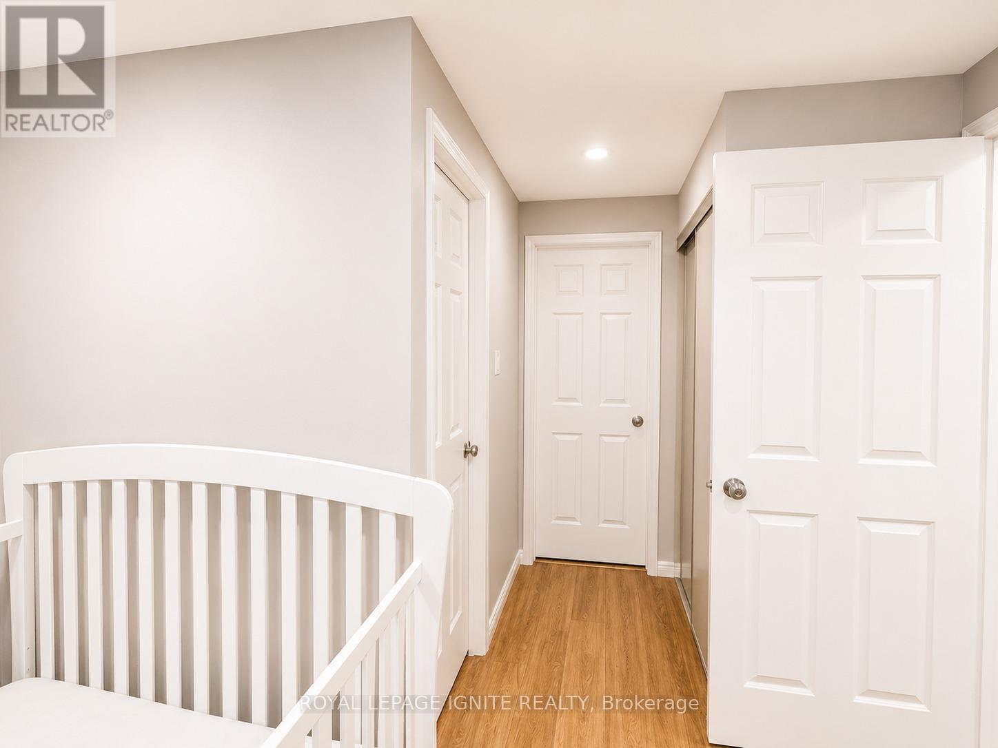 21 HALFMOON SQUARE - 13