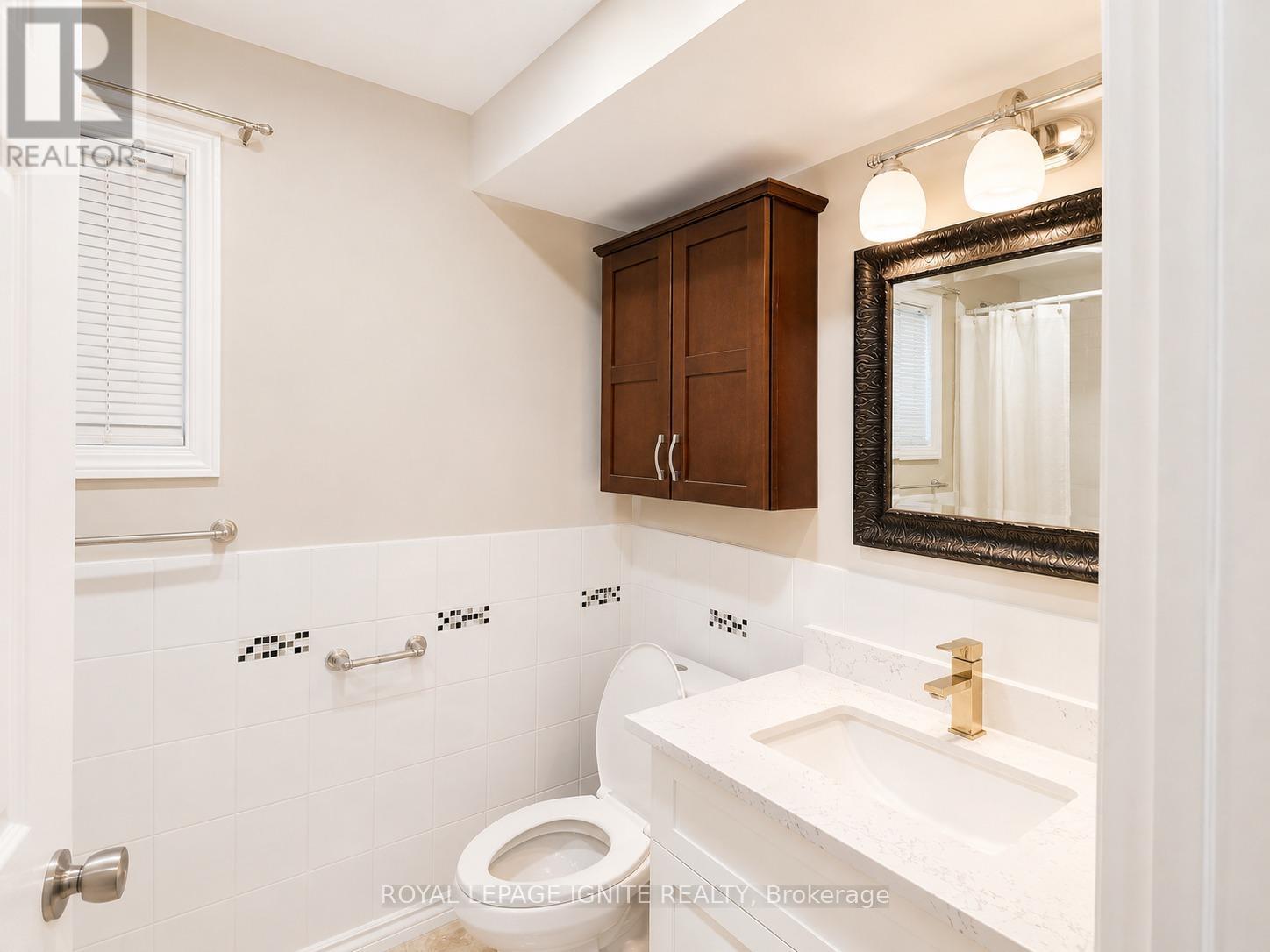 21 HALFMOON SQUARE - 15