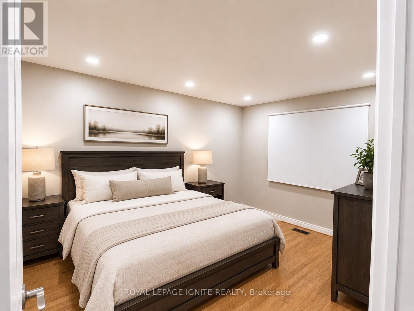 21 HALFMOON SQUARE - 17