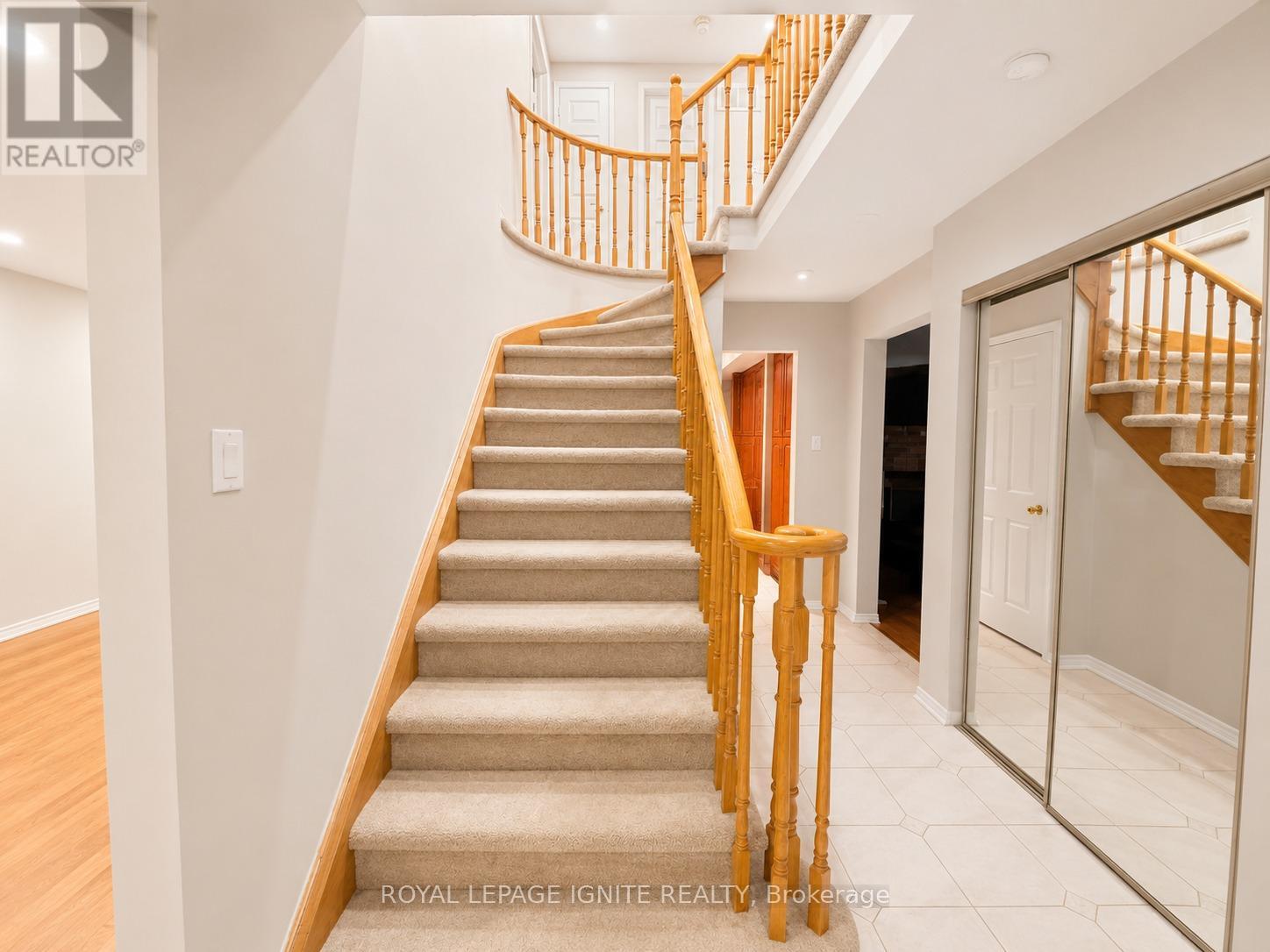 21 HALFMOON SQUARE - 8