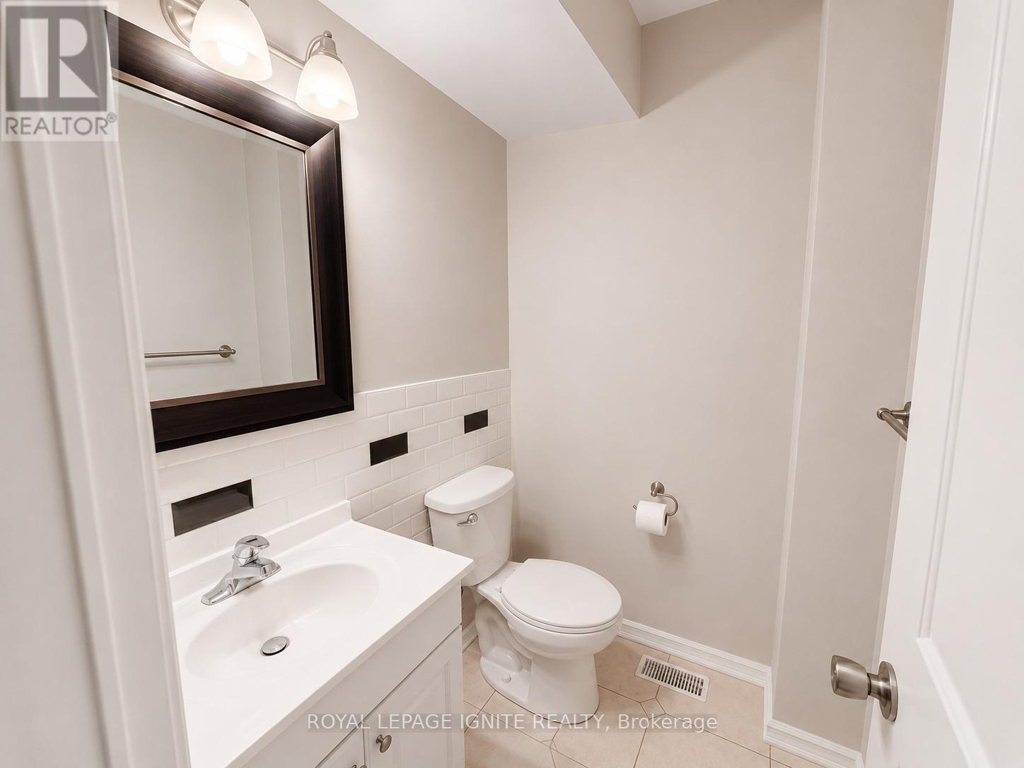 21 HALFMOON SQUARE - 21