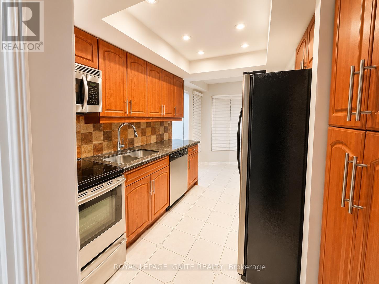 21 HALFMOON SQUARE - 5