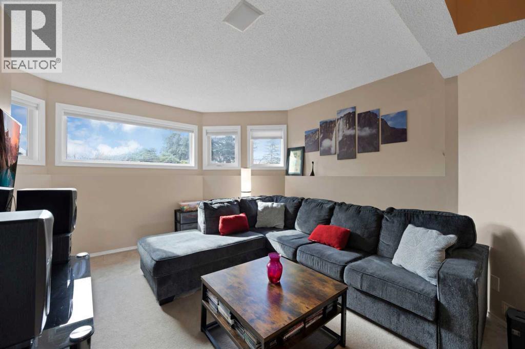 147 Harvest Oak Crescent NE - 19