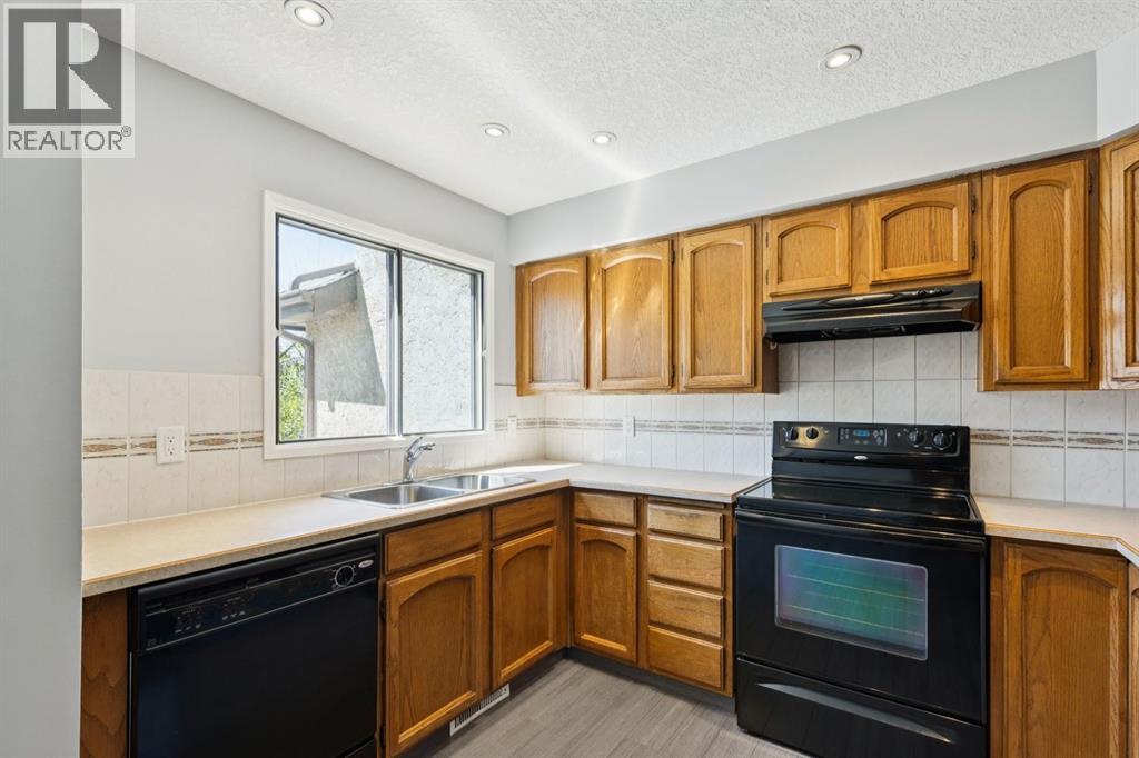 22 Glamis Gardens SW - 18